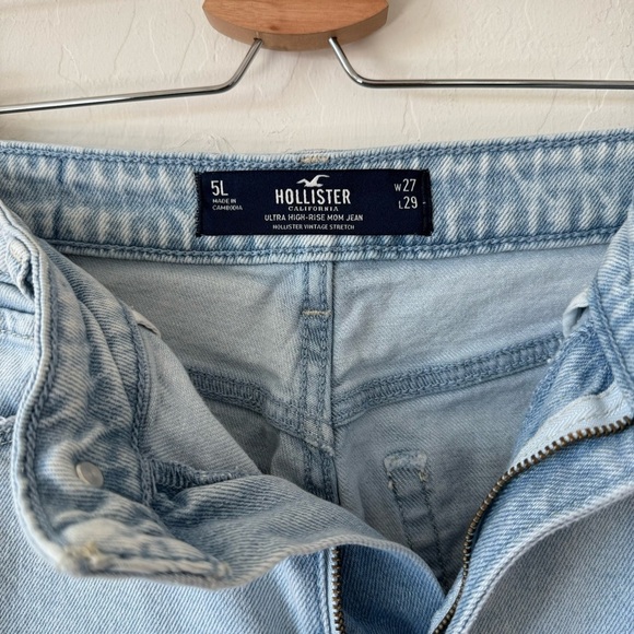 Hollister Boho Light Blue Distressed Stretch Ultra High Rise Mom Jeans Size 27 - Picture 5 of 8